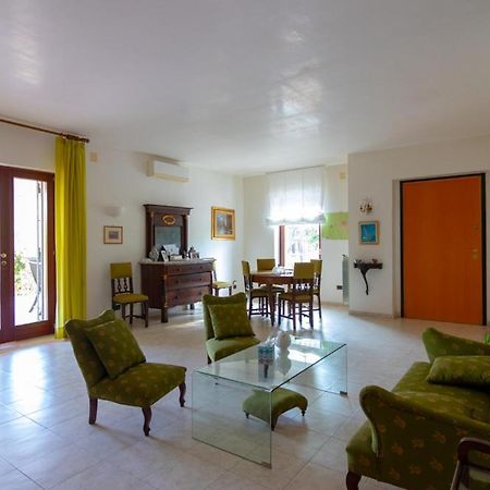 La Volpina Bed & Breakfast Martina Franca Bagian luar foto